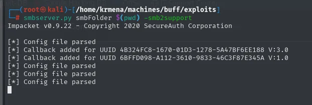 smbserver.py publicado de nuevo desde el directorio de exploits del atacante