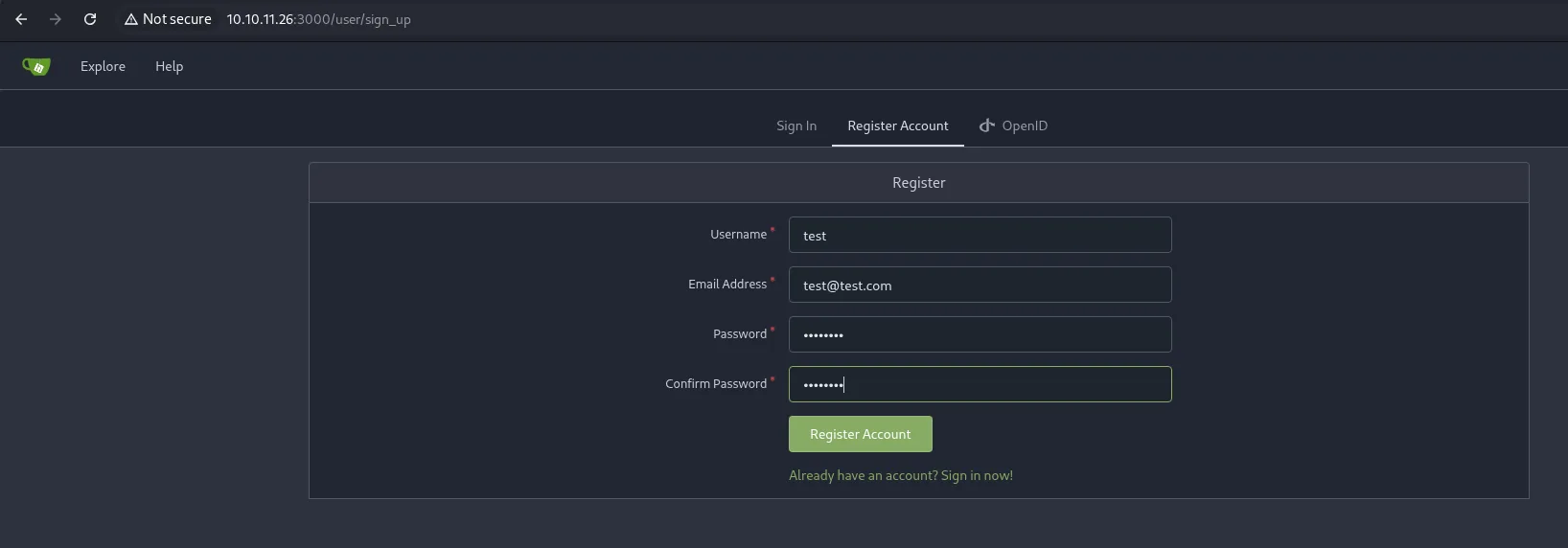 el formulario Register Account de Gitea relleno con el usuario test y el correo test@test.com