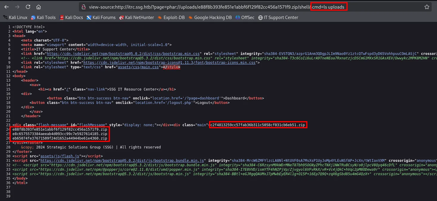 la webshell listando uploads/: cuatro ficheros .zip con nombres de 40 caracteres hexadecimales