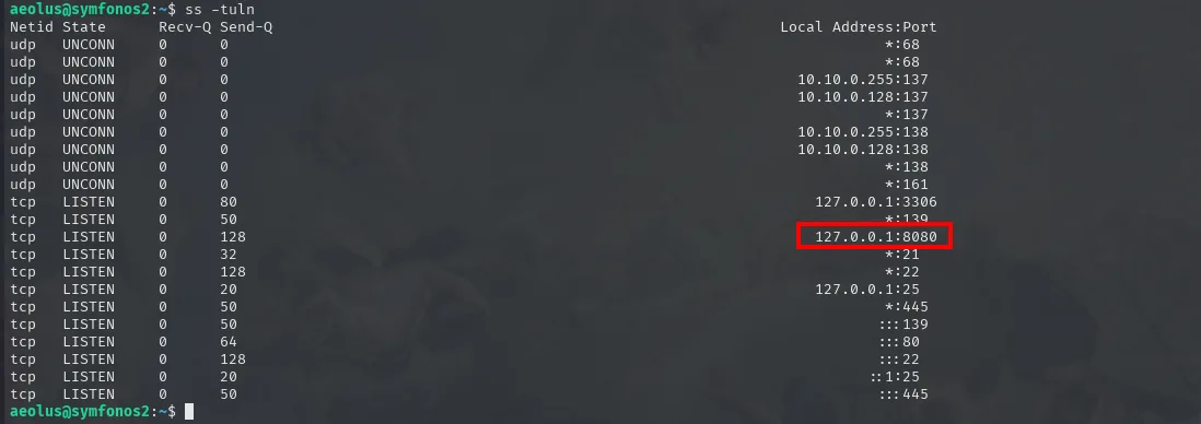 ss -tuln muestra servicios en escucha solo en localhost, entre ellos el 3306 de MySQL y un 8080 resaltado