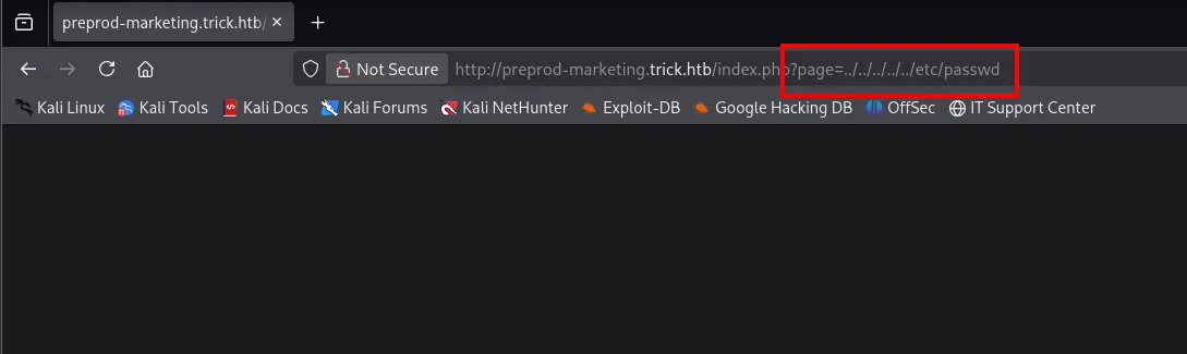 La URL index.php?page=../../../../etc/passwd cargando una página completamente en blanco