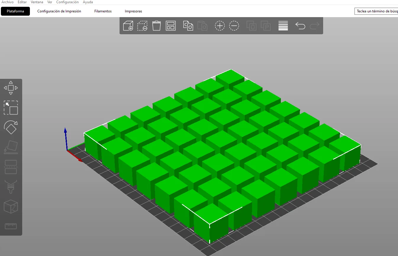 el objeto 3D creado en PrusaSlicer: una rejilla de cubos verdes sobre la plataforma de impresión